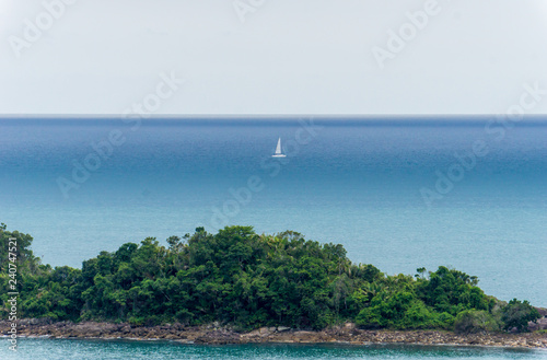 Summertime at Ubatuba city, state of São Paulo, Brazil © Felipe