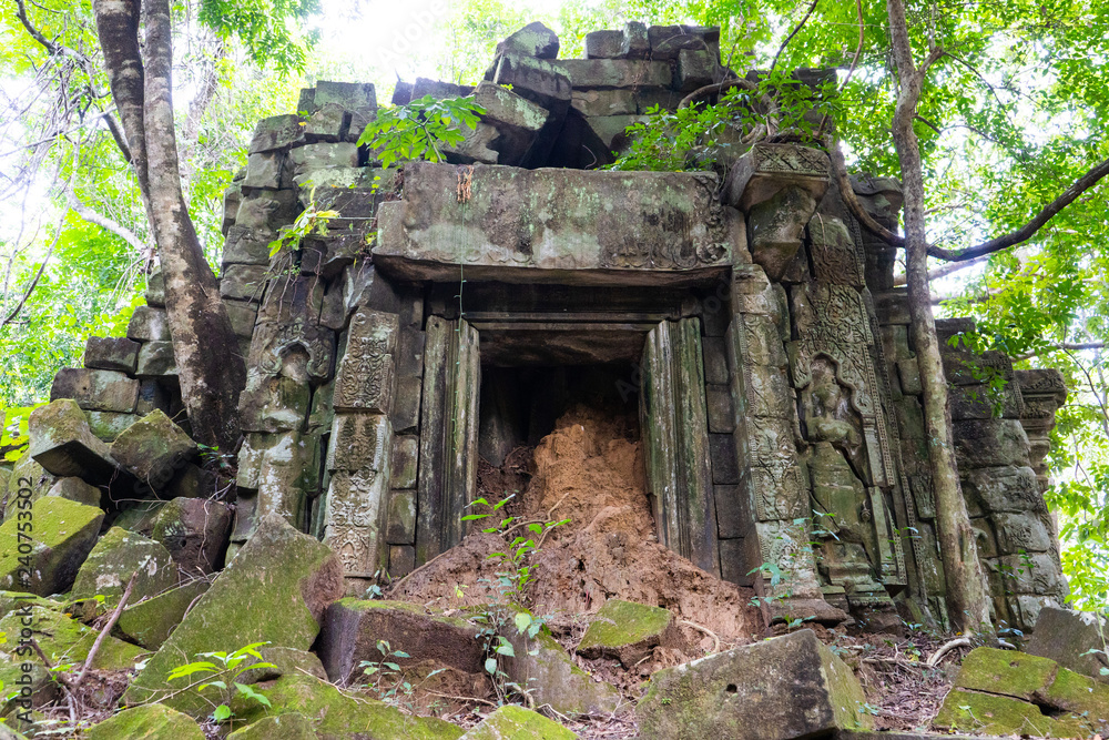 ruin at Beng Mealea temple