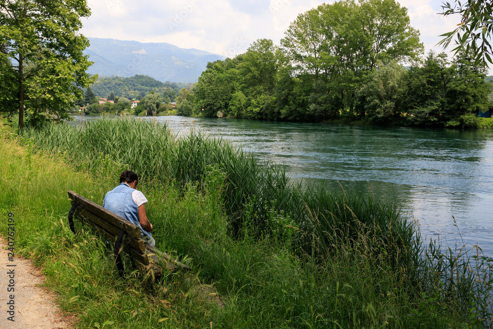panchina lungo il fiume Adda panchina lungo il fiume Adda