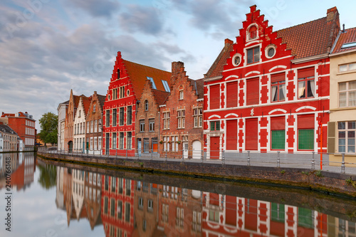 Bruges. Canal Spiegel Rei.