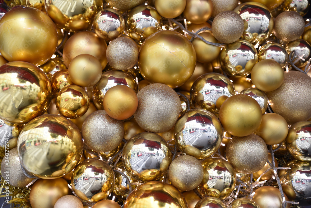 Boules de Noël or Boules de Noël or