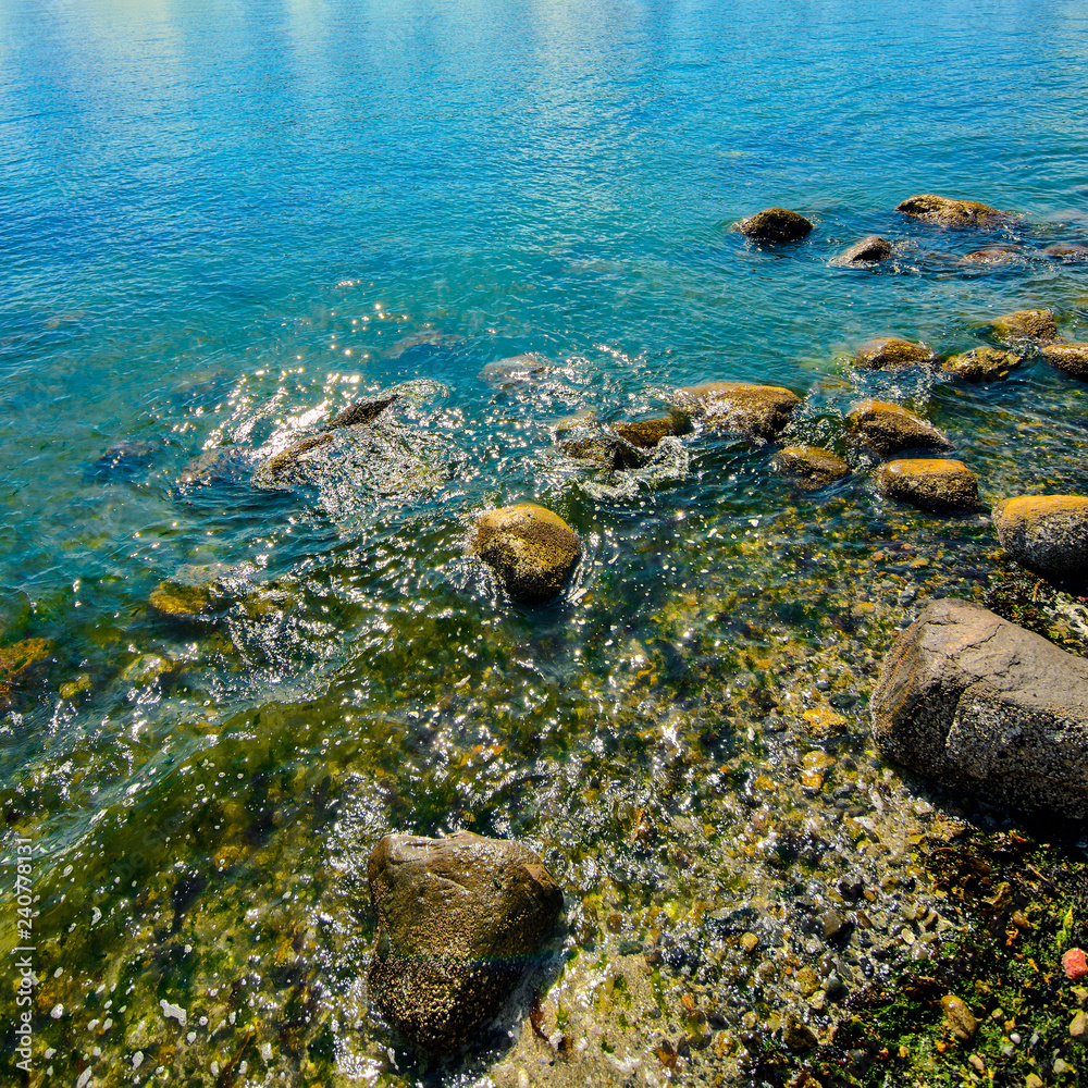 Obraz premium Beach rocks and shore