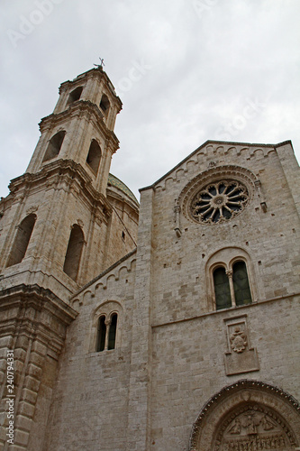 facciata e campanile della Cattedrale di Bitetto