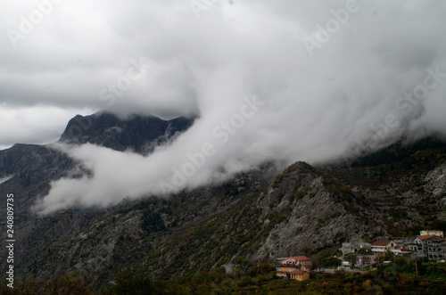 Cloud Like a Grasping Hand