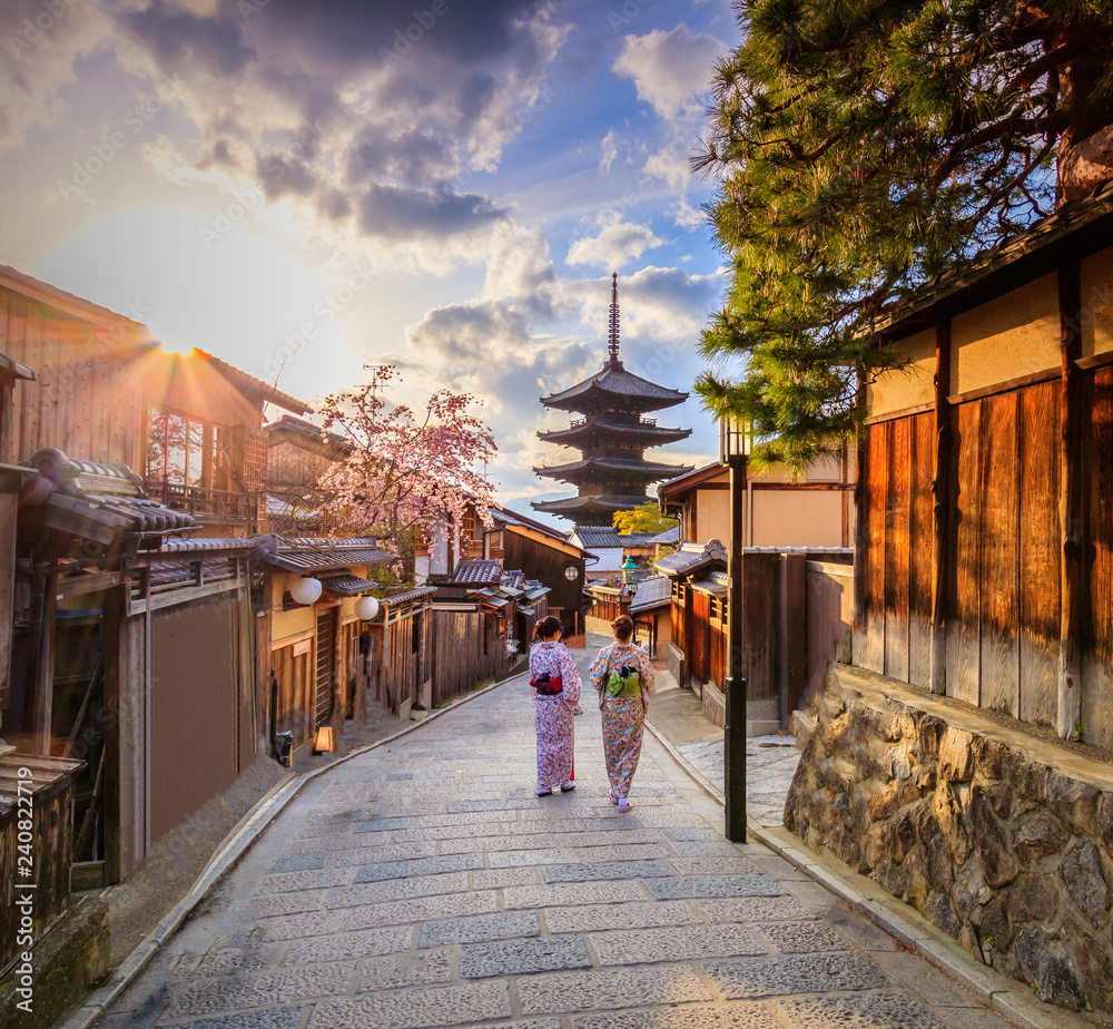 Obraz premium Pagoda Yasaka, gdzie znajduje się punkt orientacyjny Kioto w Japonii.