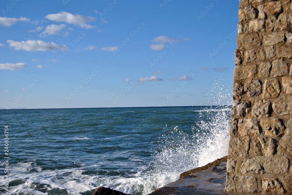 Vista mare con schizzi