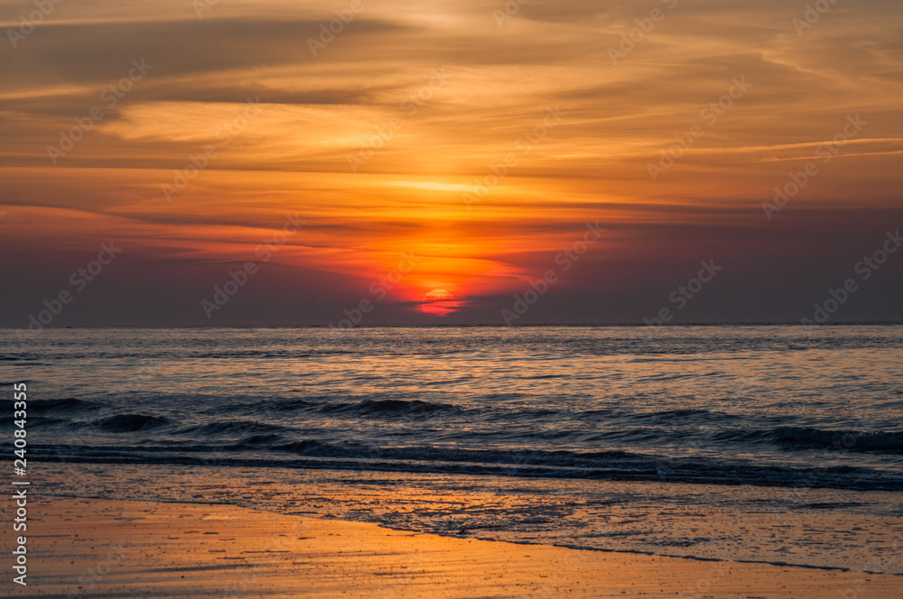 Sonneuntergang am Strand von Norderney // sunset at Norderney Beach in Germany