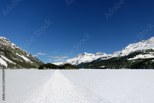 Winterlandschaft im Engadin  Schweiz 