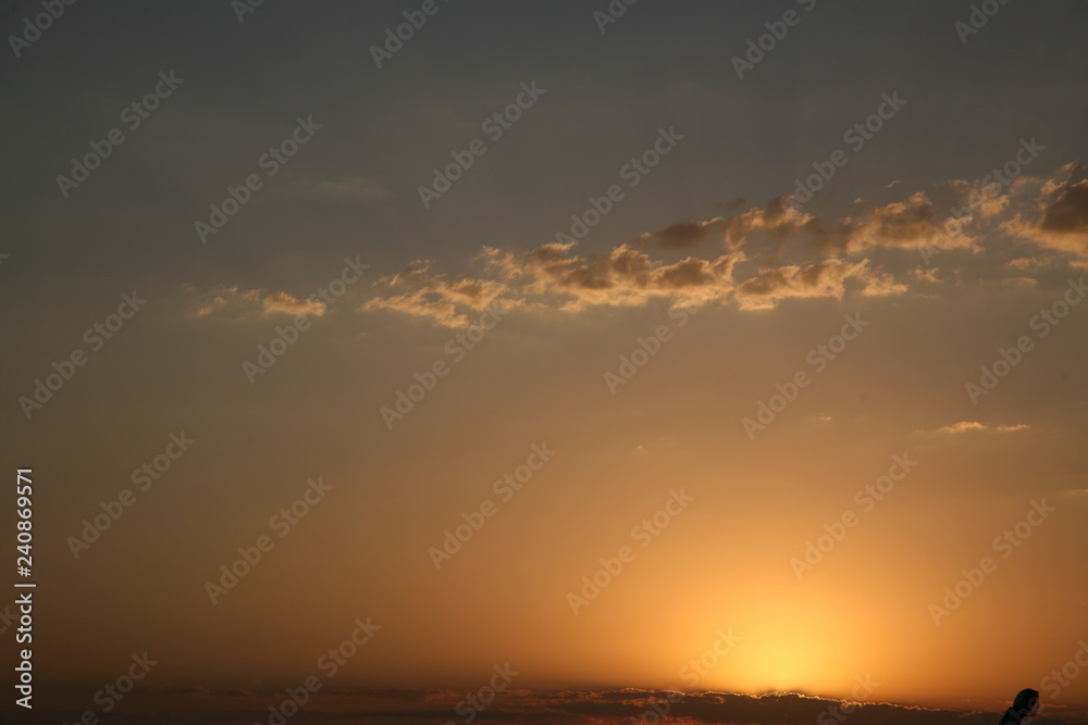 Obraz premium BSky background beautiful image. Abstract background is decoraright beautiful sky and clouds as pictures. Images of clouds in the sky are the best natural background. Cloudy sky in abstract air space.