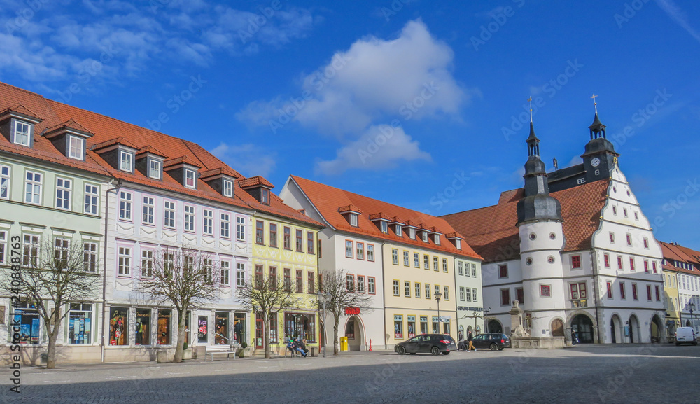 Fototapeta premium Marktplatz mit Rathaus von Hildburghausen in Thüringen