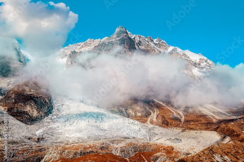 Wallpaper Mural Nepal Langtang Lirung glacier Torontodigital.ca