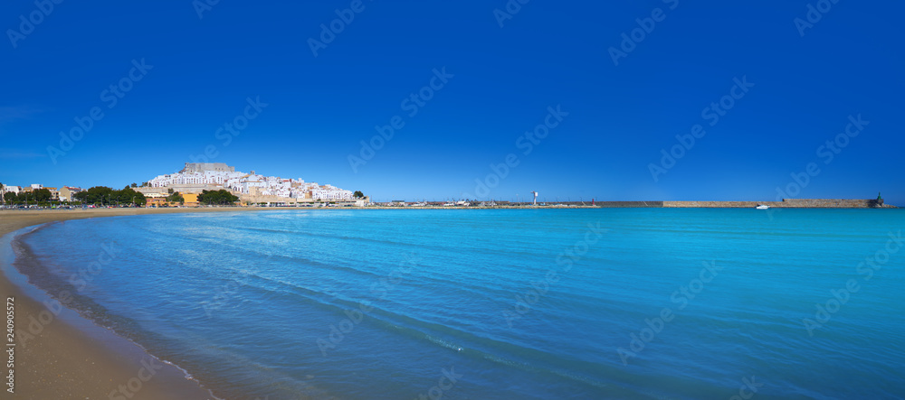 Obraz premium Peniscola skyline and castle beach Spain