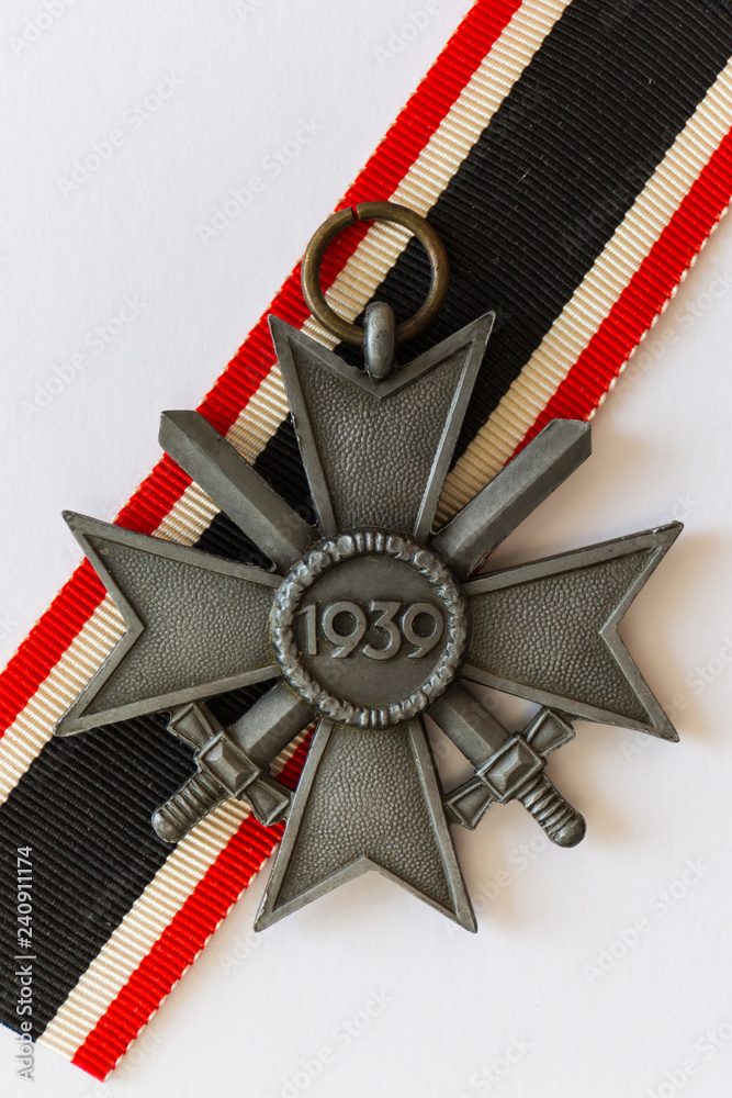 Kriegsverdienstkreuz mit Schwertern 2. Weltkrieg Stock Photo | Adobe Stock
