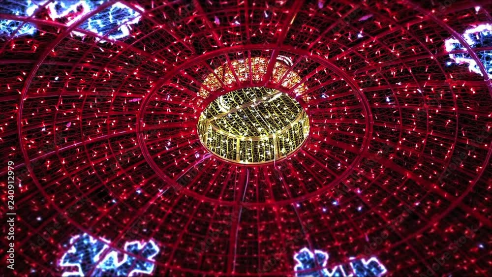Una cúpula de luces navideñas