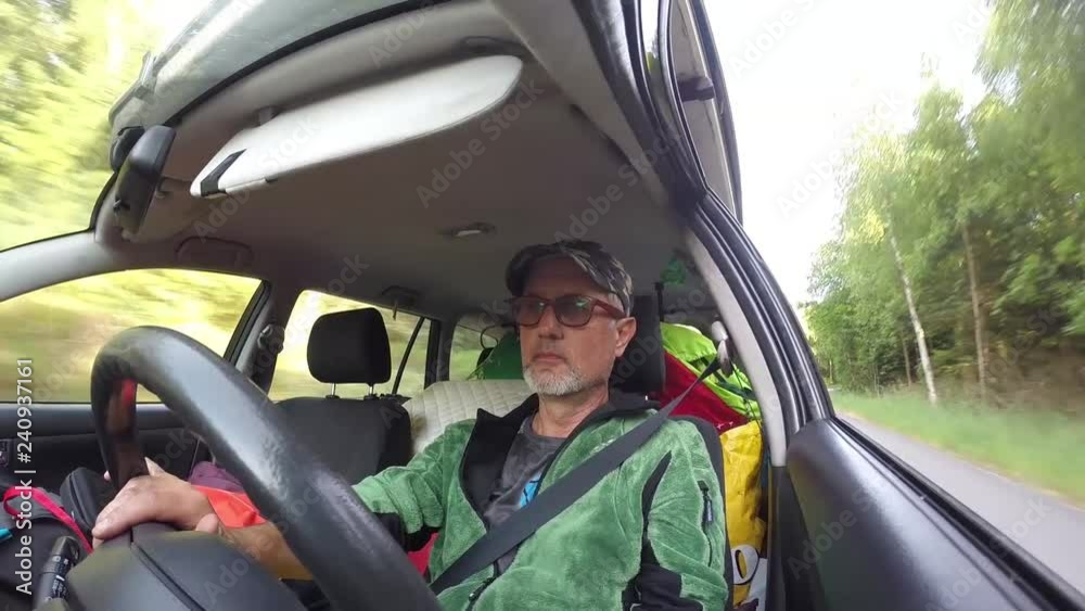 Autista in viaggio nella foresta