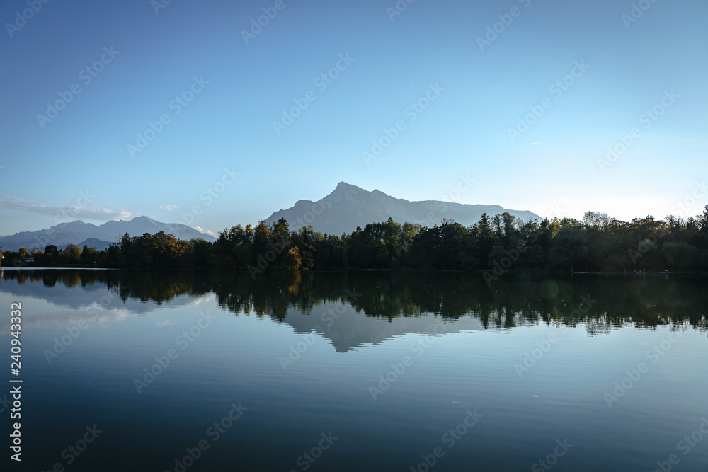 Fototapeta premium lake and mountains in austria
