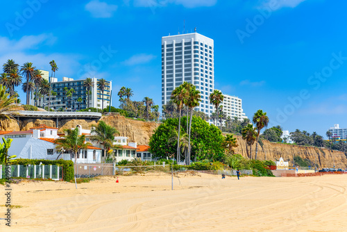 View of the beach of Santa Monica and the Pacific Ocean. Suburbs of Los Angeles. © BRIAN_KINNEY