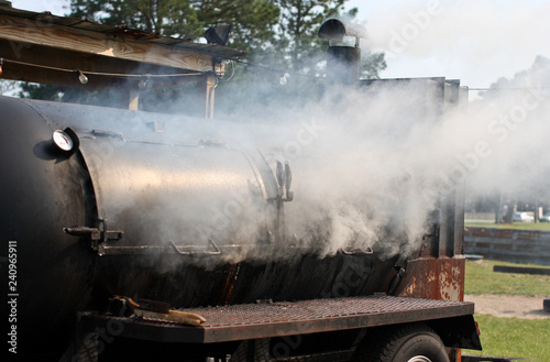 Fotografija bbq baebecue american smoker