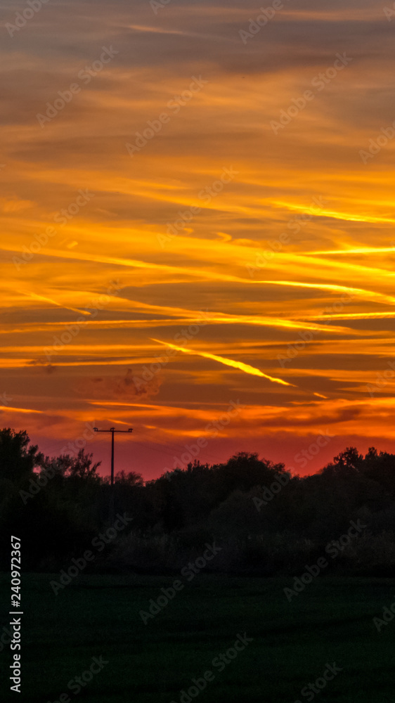 Fototapeta premium Smartphone HD wallpaper of beautiful sunset near Kuehmoos - Bavaria - Germany