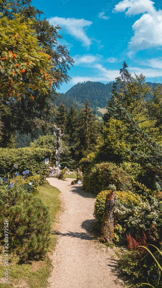 Smartphone HD wallpaper of alpine view at Berchtesgaden