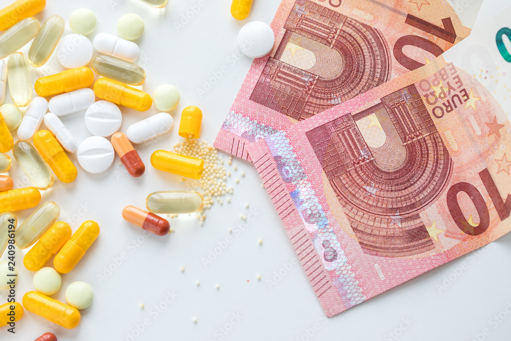 Geld für gelbe und weiße Pillen Kapseln und Tabletten Drogen Doping Leistungssteigerung Geld für gelbe und weiße Pillen Kapseln und Tabletten Drogen Doping Leistungssteigerung