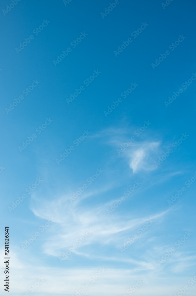 Foto White clouds in blue sky.