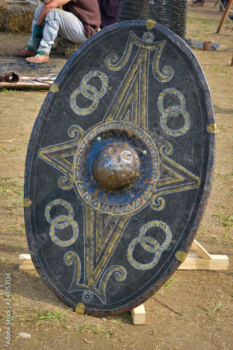 Photos antique shield