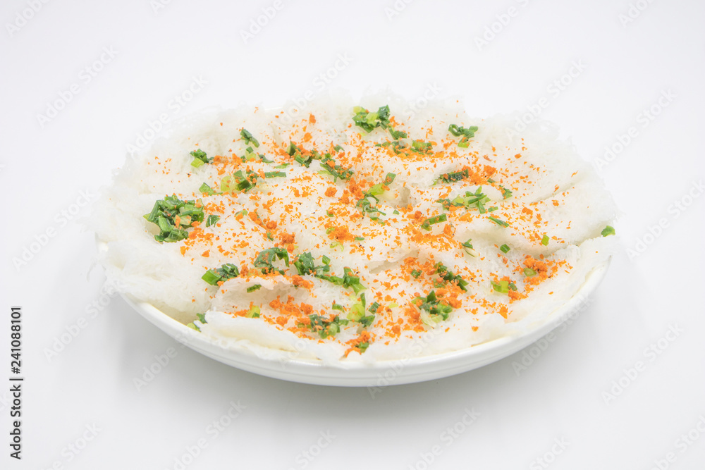 Fine rice vermicelli - Vietnamese dish consisting of rice vermicelli, topped with chopped scallions sauteed in oil Fine rice vermicelli - Vietnamese dish consisting of rice vermicelli, topped with chopped scallions sauteed in oil