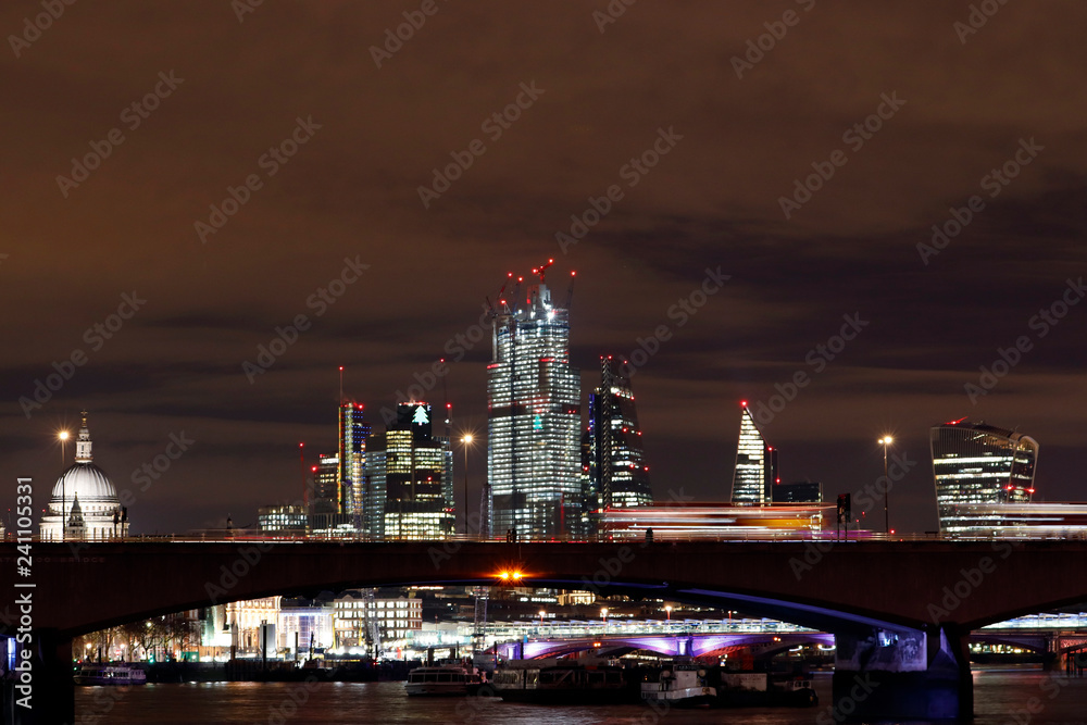 Londres et sa City la nuit