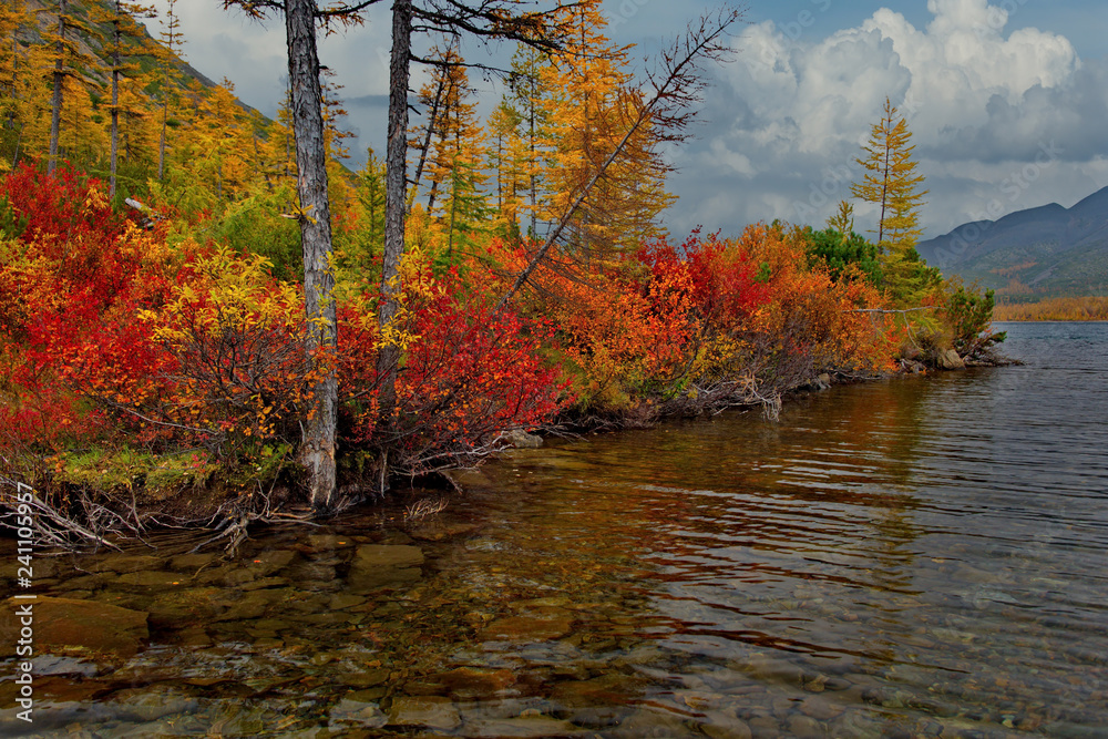 Russia. Magadan. The amazing beauty of the autumn of the Far East. The lake Maxi Russia. Magadan. The amazing beauty of the autumn of the Far East. The lake Maxi