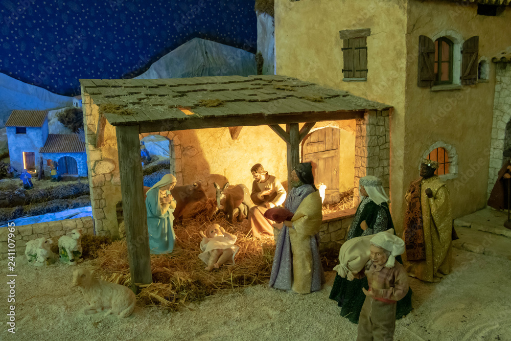 ENSEMBLE DE CRÈCHE De Noël En Plein Air, Scène De La Nativité De La