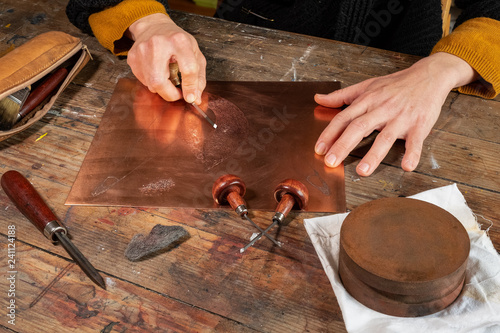 Techniques de l'estampe, la gravure au burin, geste et outils