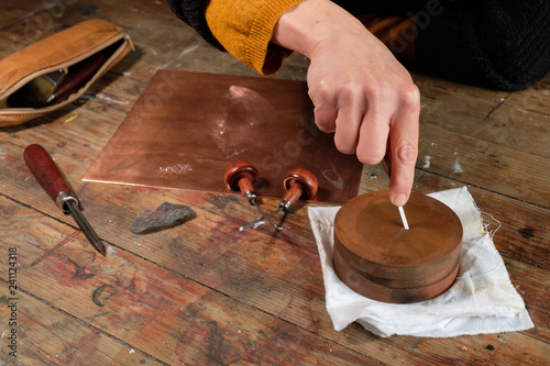 Foto Gravure, taille douce, l'aiguisage du burin, techniques de l'estampe
