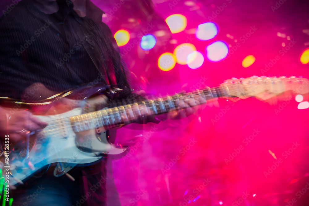 Obraz premium Electric guitar player shaky blurred multiples exposure