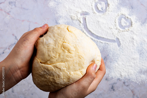 Obraz na płótnie woman hands kneading dough