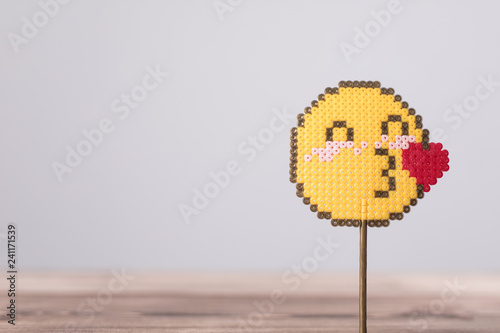 kissing emoticon