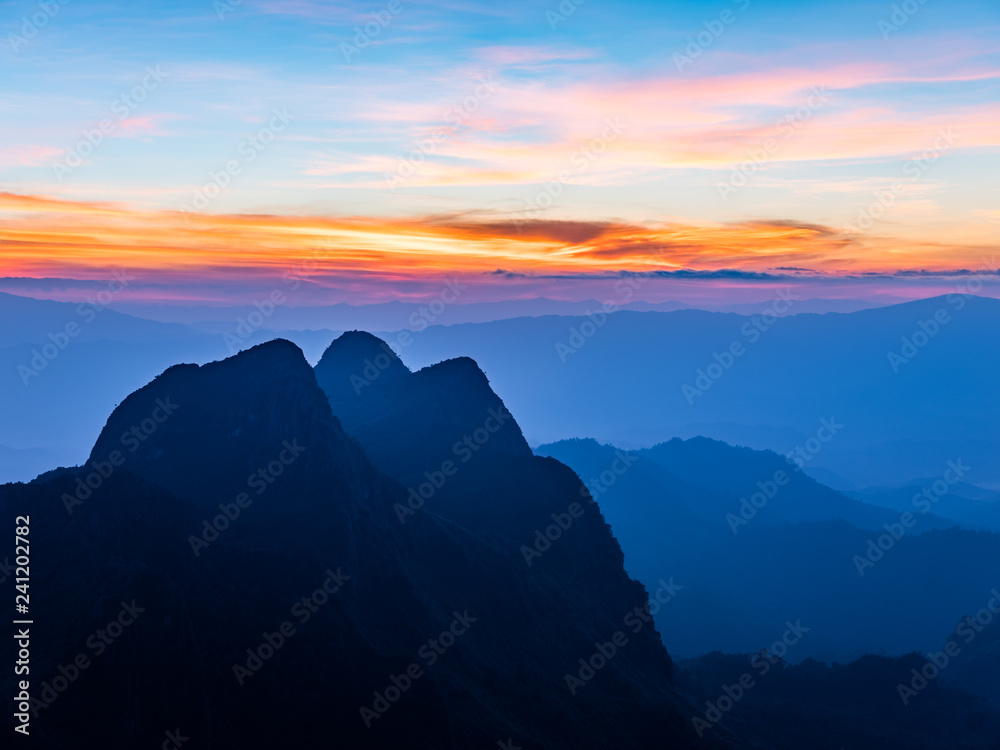 Obraz premium Mountain with mist 