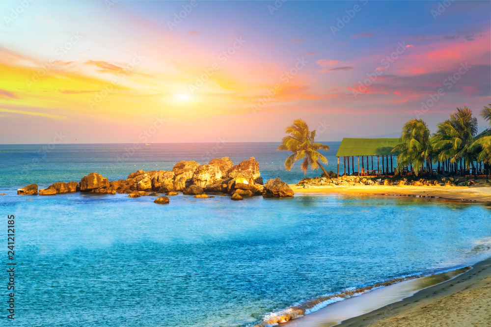 Obraz premium Sunrise beach sea