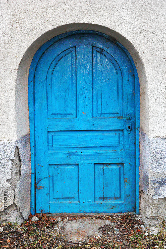 Fototapeta premium cute small old door