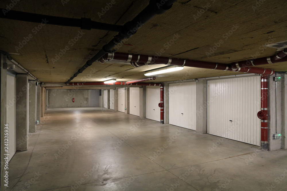 Obraz premium underground garage parking
