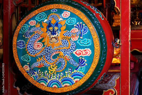 painting decorative pattern on the drum © zhang yongxin