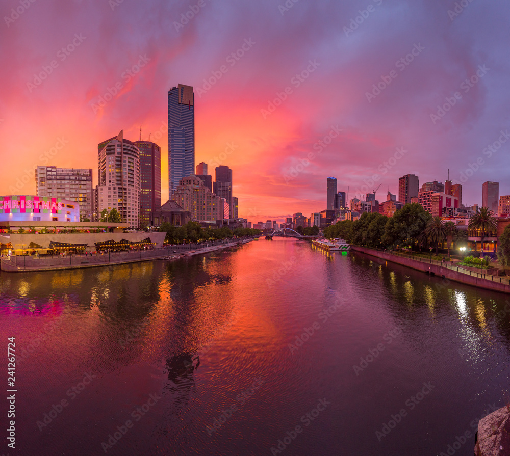 Beautiful sunset along the Yarra River in Melbourne city.