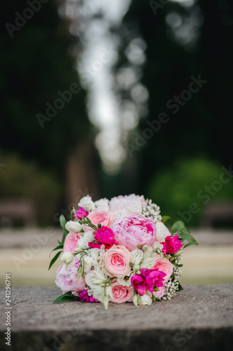 bridal flower bouqet © Dennis