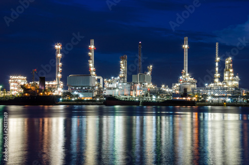 Oil refinery Chao Phraya River © boygek