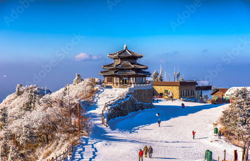 Obraz na płótnie Beauty of winter at deogyusan mountain in muju city south Korea w salonie