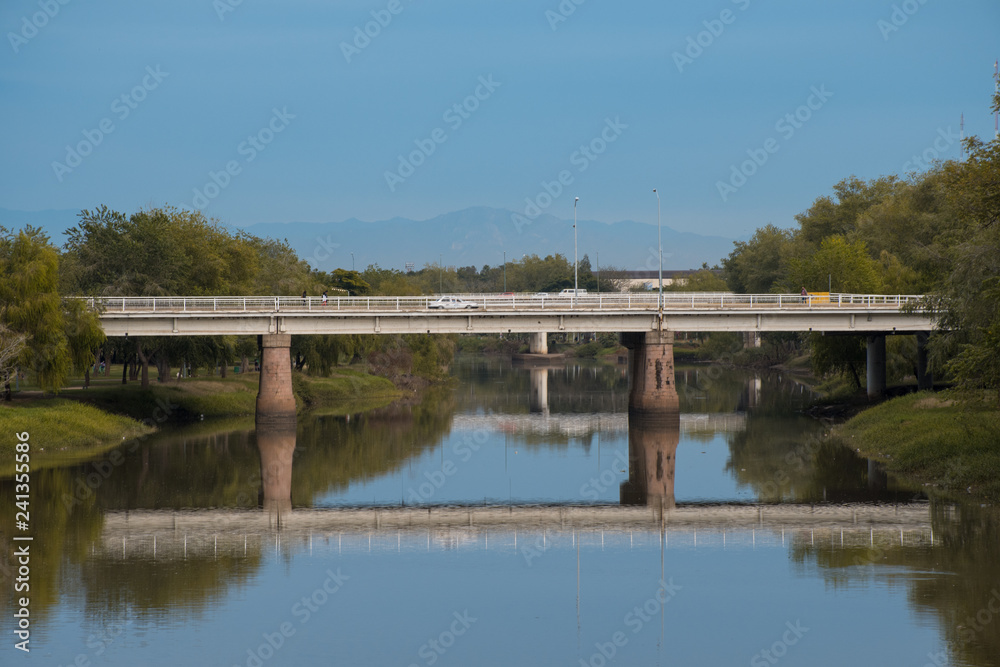 reflejo de puente 