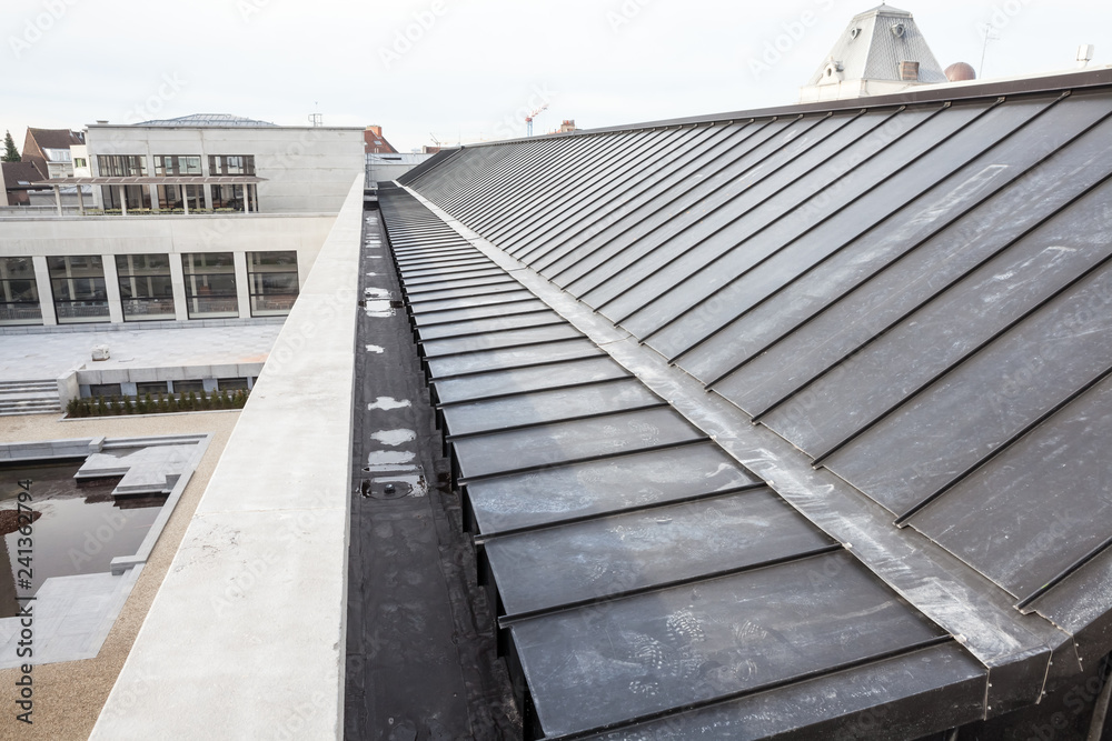 sink roof on an building