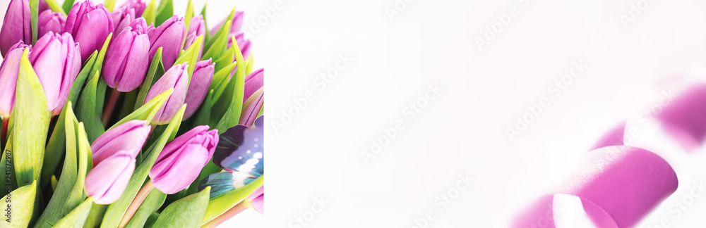 Fototapeta premium Bouquet of beautiful pink tulips