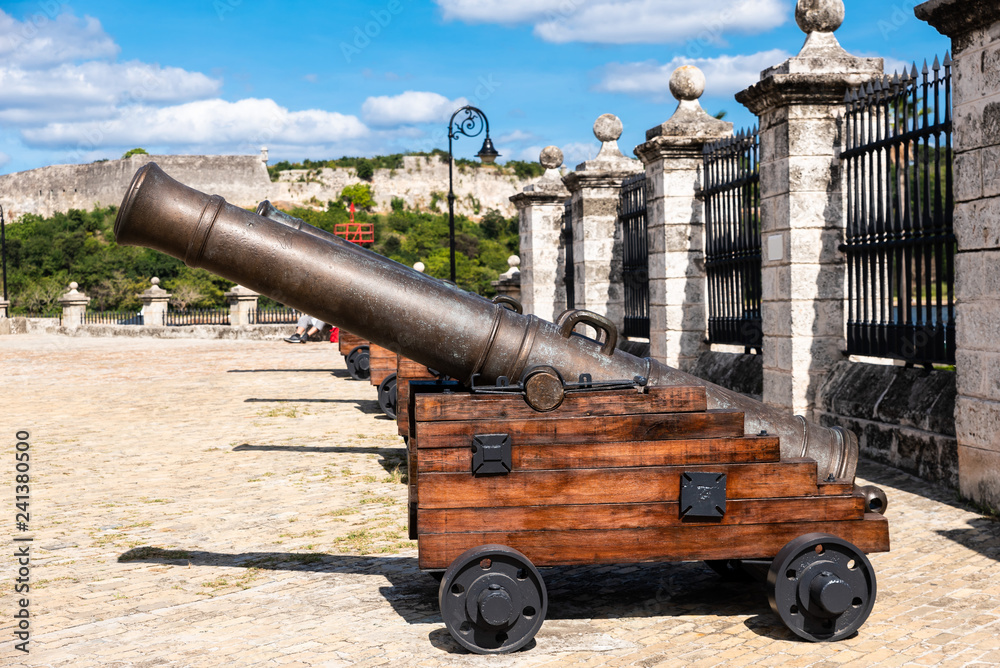 Kanonen am Castillo in Havanna
