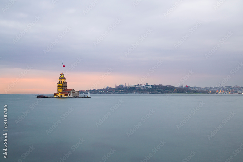 Obraz premium Kiz Kulesi - Istanbul